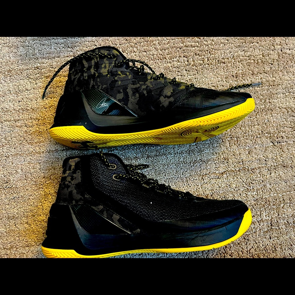 Curry 3 Basketball shoe Under Armour